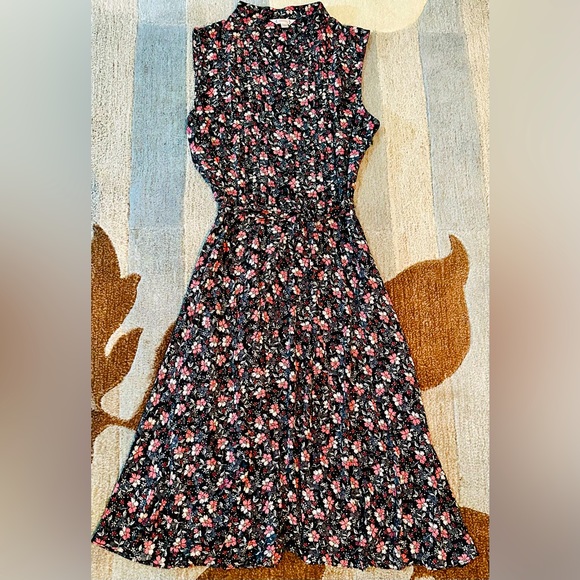 Nanette Lepore Sleeveless Split V-neck Ditsy Floral Pintuck Dress w Waist Tie - Picture 3 of 6